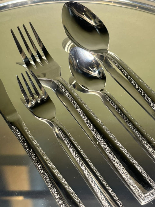 Ensemble de couvet 30 pcs avec support en doré